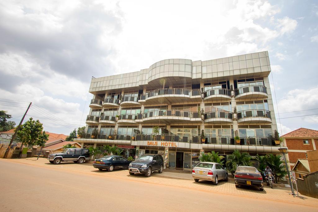 Sal'S Boutique Hotel Kampala Exterior photo